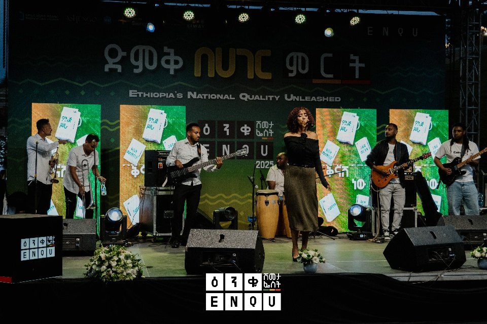 Live band on the ENQU main stage